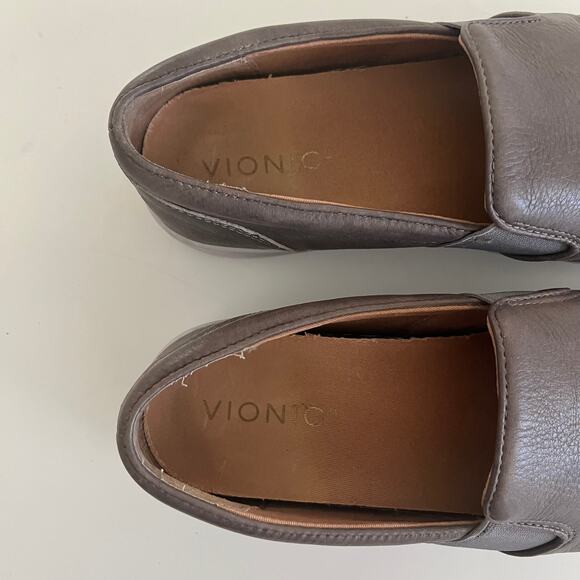 Vionic 'Demetra' Women's 8 Slip On Sneaker Gray Leather Comfort Shoe - Picture 4 of 9